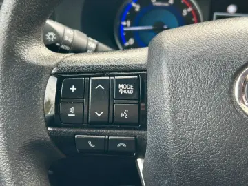 Hilux Double Cab Duty 4x4 HARDTOP Toyota Garant.