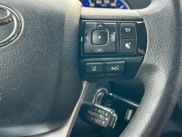 Hilux Double Cab Duty 4x4 HARDTOP Toyota Garant.