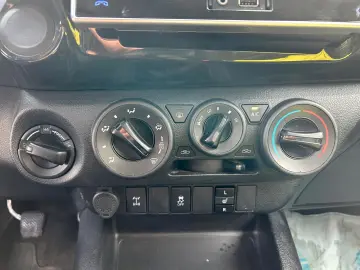 Hilux Double Cab Duty 4x4 HARDTOP Toyota Garant.