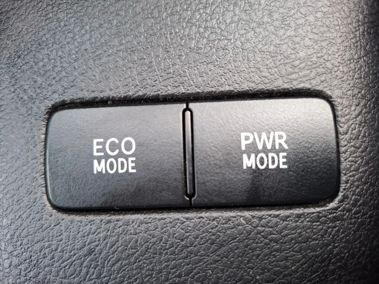 Hilux Double Cab Duty 4x4 HARDTOP Toyota Garant.