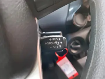 Hilux Double Cab Duty 4x4 HARDTOP Toyota Garant.