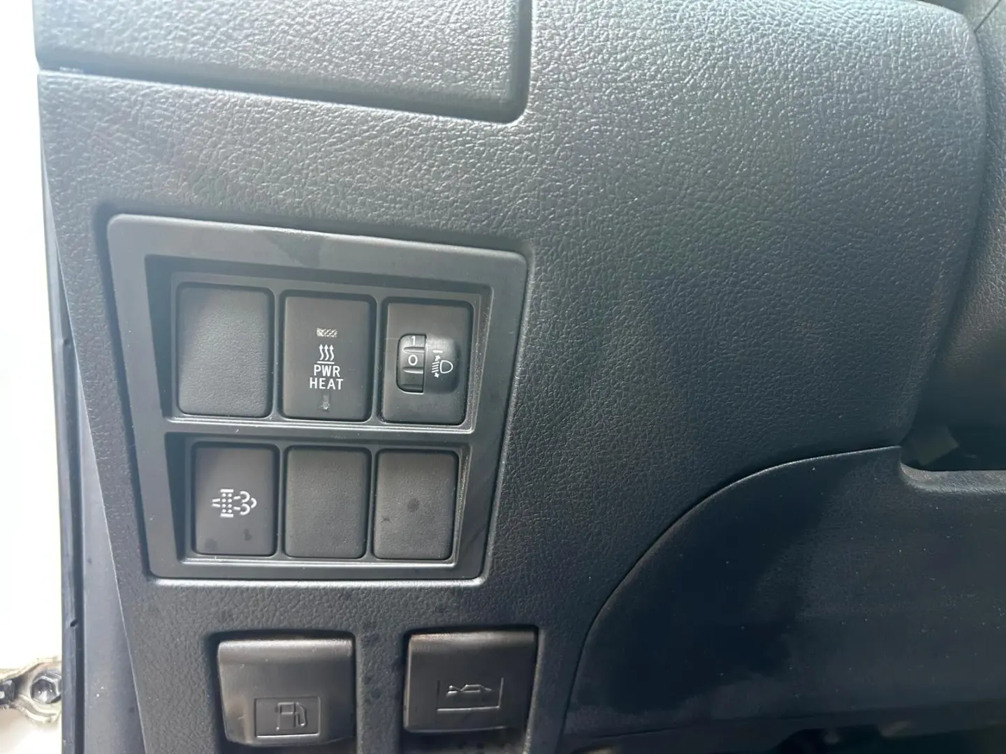 Hilux Double Cab Duty 4x4 HARDTOP Toyota Garant.