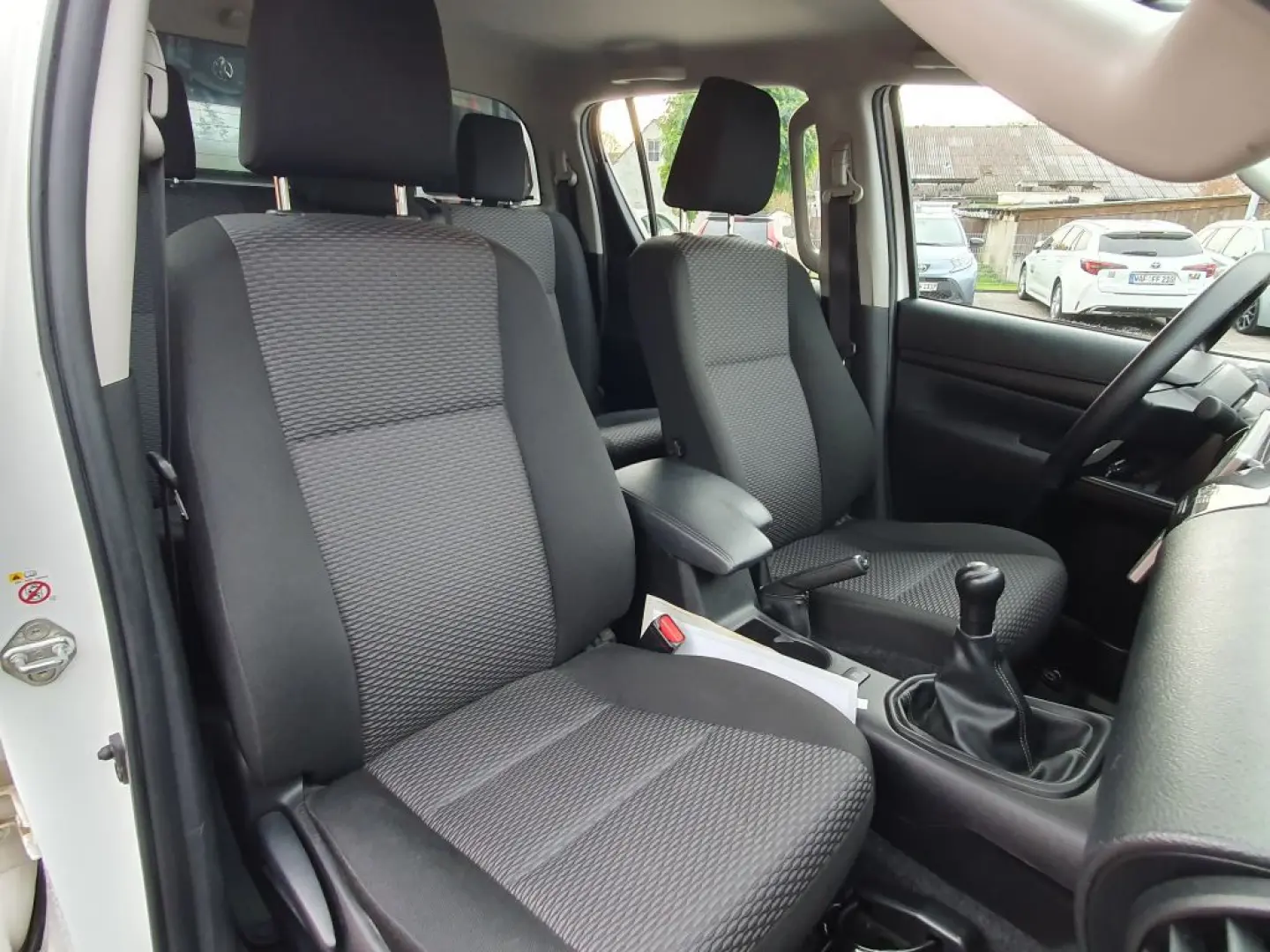 HiLux 4x4 Double Cab  Stdhzg GJR Scheckheft