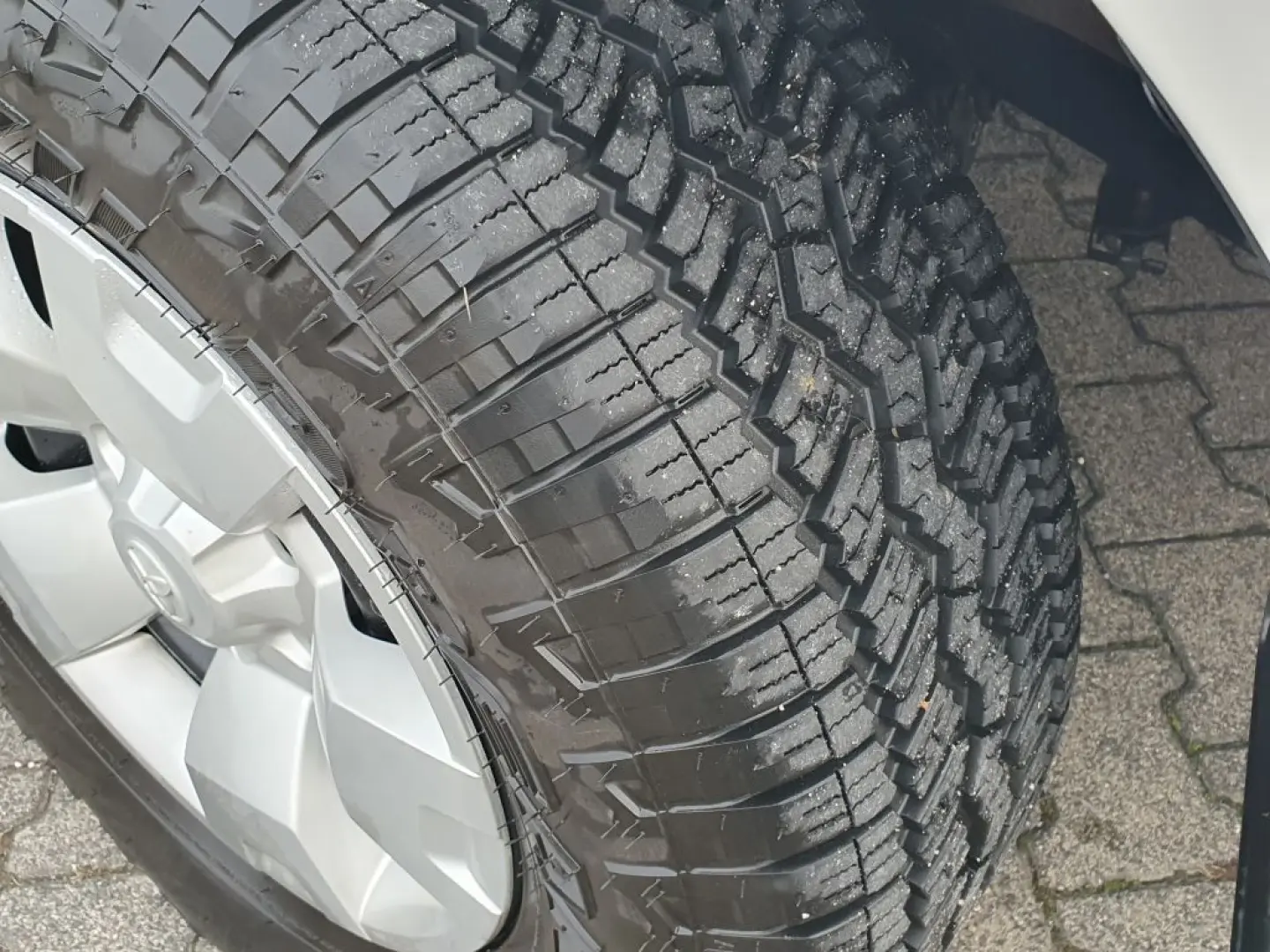 HiLux 4x4 Double Cab  Stdhzg GJR Scheckheft