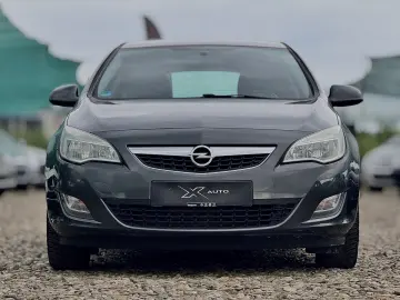 Opel Astra J – 2011
