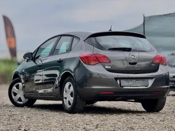 Opel Astra J – 2011