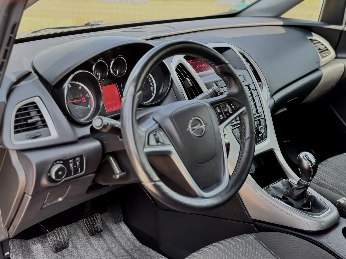 Opel Astra J – 2011