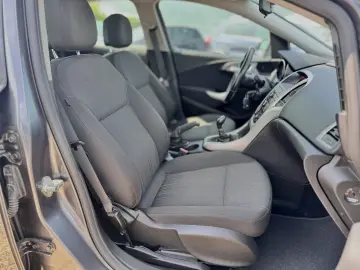 Opel Astra J – 2011