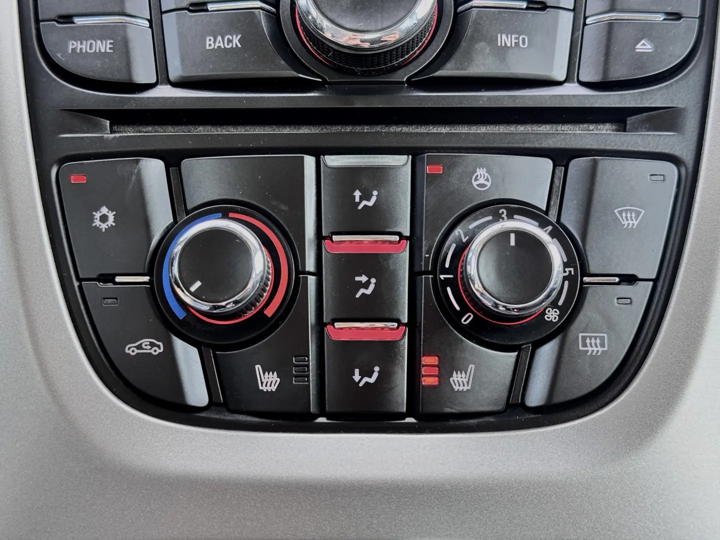 Opel Astra J – 2011