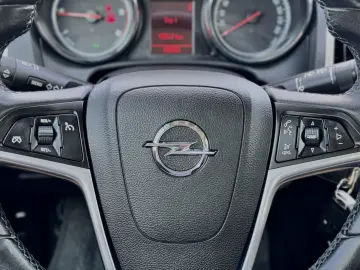 Opel Astra J – 2011