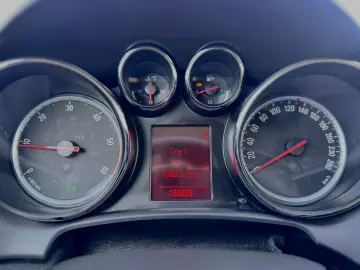 Opel Astra J – 2011