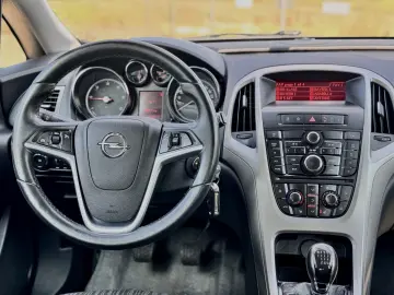 Opel Astra J – 2011