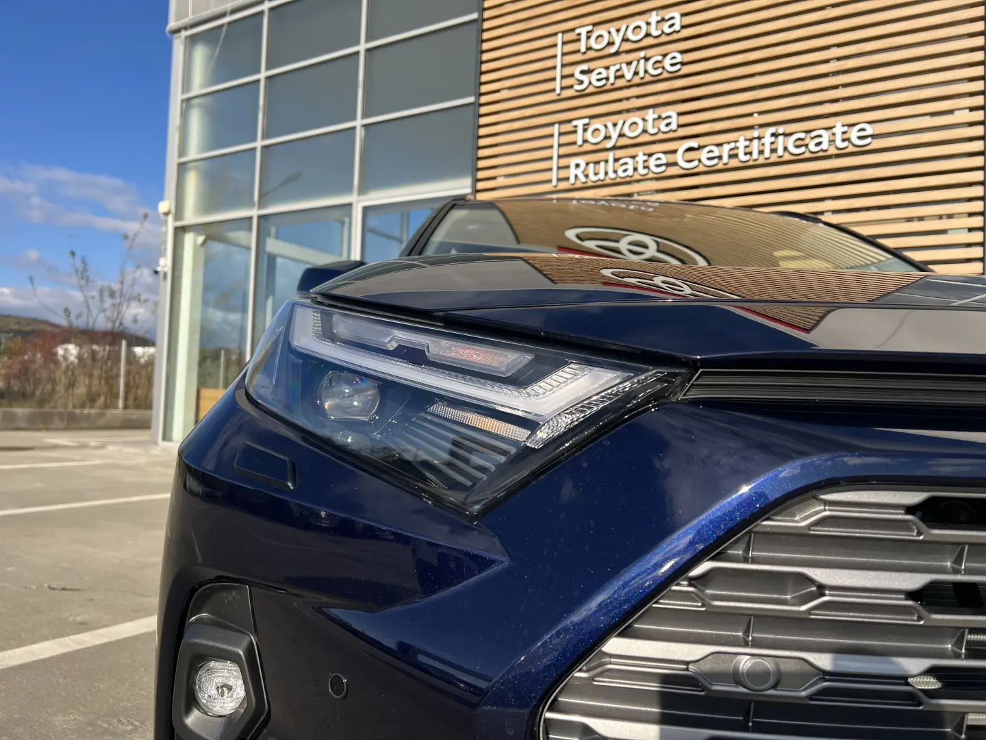 Toyota RAV4 Luxury 2.5 Hybrid CVT  222 CP  Echipare Completă