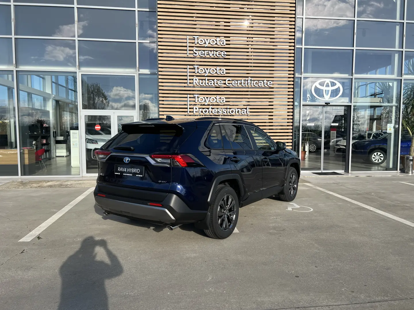 Toyota RAV4 Luxury 2.5 Hybrid CVT  222 CP  Echipare Completă