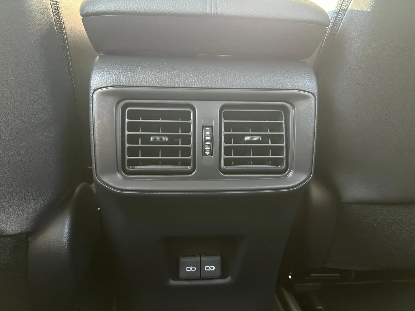 Toyota RAV4 Luxury 2.5 Hybrid CVT  222 CP  Echipare Completă