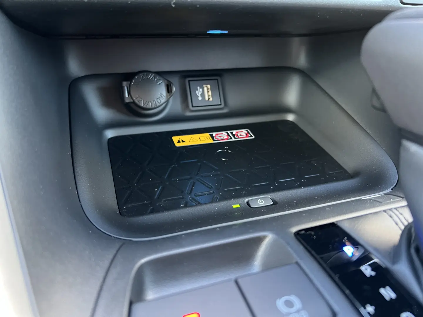 Toyota RAV4 Luxury 2.5 Hybrid CVT  222 CP  Echipare Completă