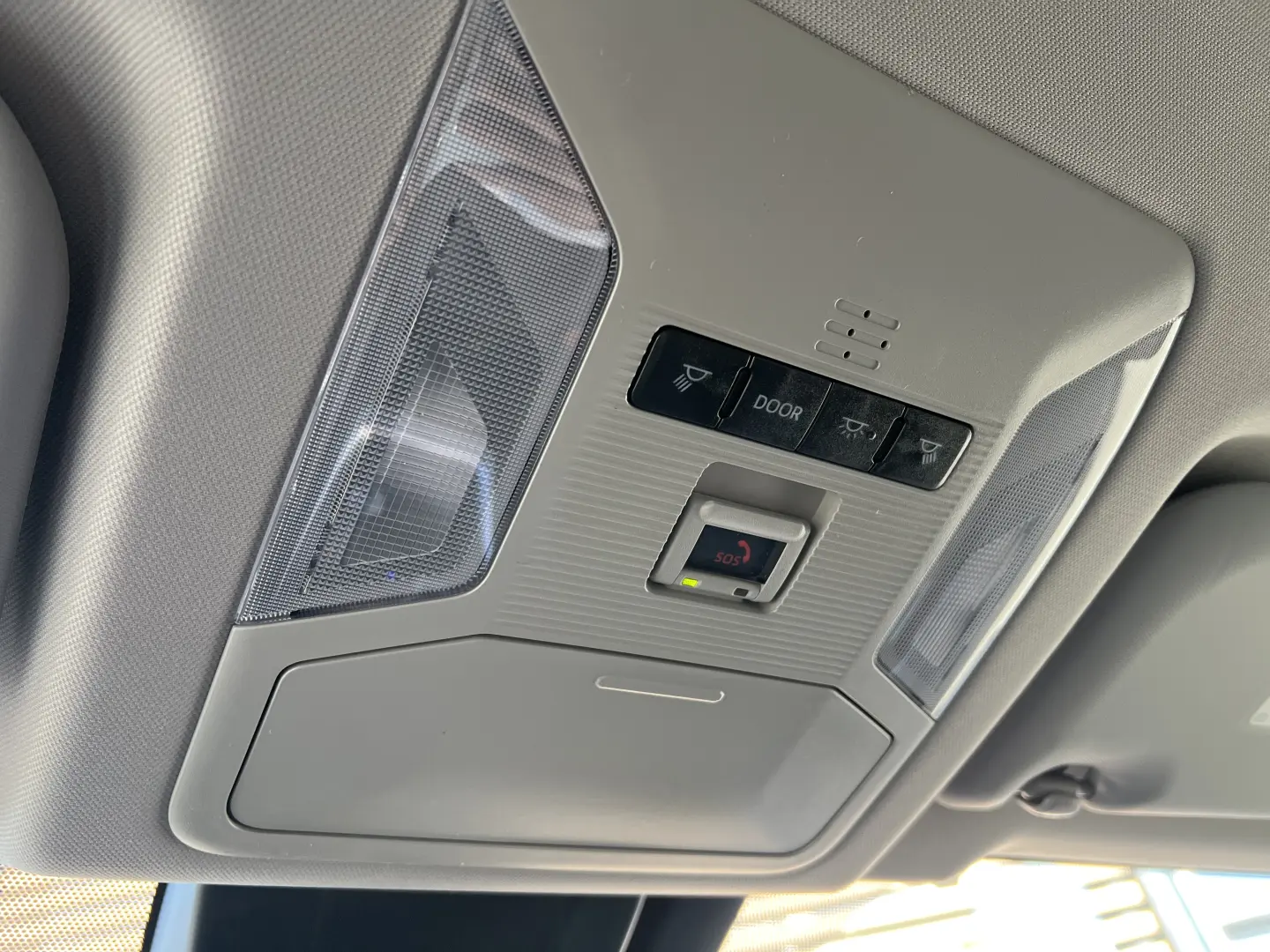 Toyota RAV4 Luxury 2.5 Hybrid CVT  222 CP  Echipare Completă