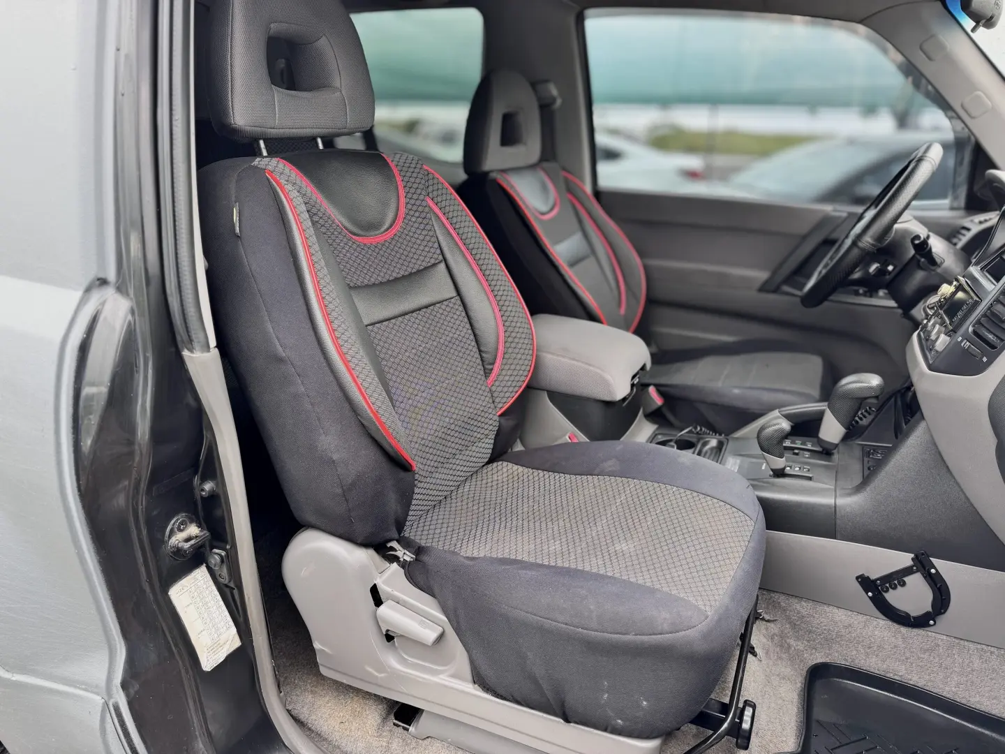 Mitsubishi Pajero 4X4 – Automat – 2001