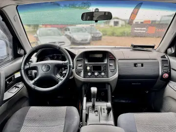 Mitsubishi Pajero 4X4 – Automat – 2001