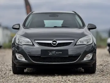 Opel Astra J – 2011