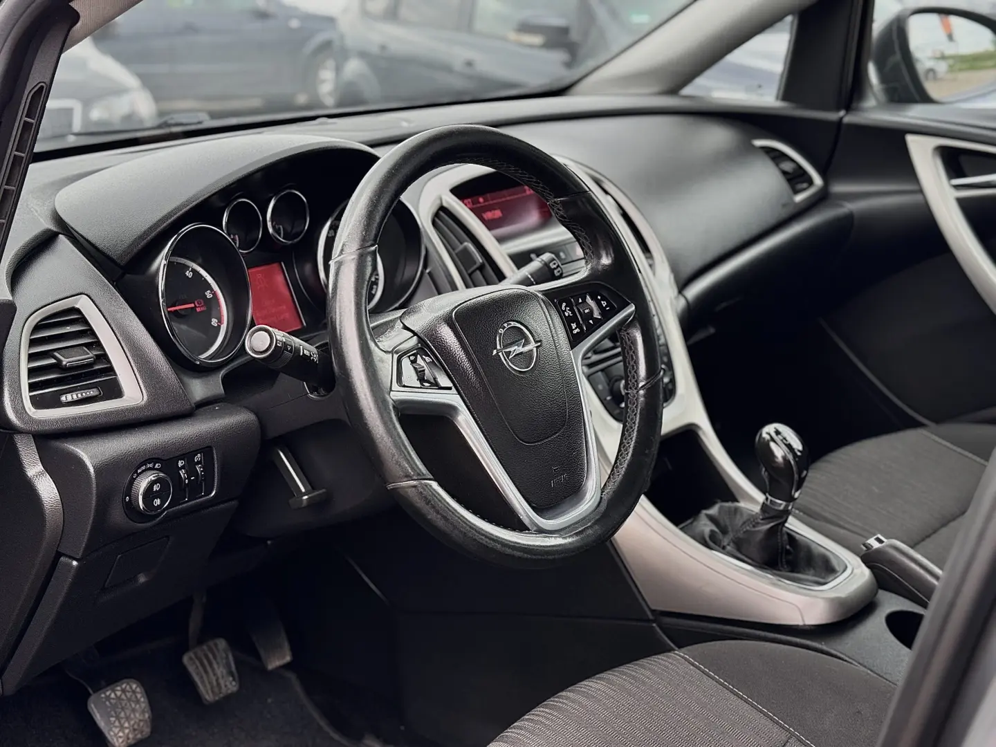 Opel Astra J – 2011