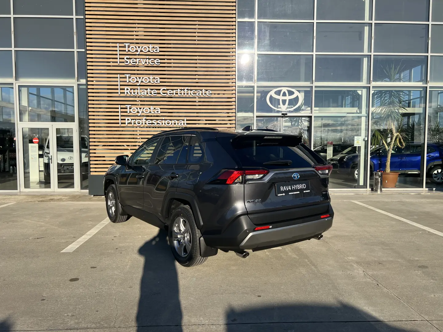 Toyota RAV4 Dynamic 2.5 Hybrid CVT  222 CP 4X4