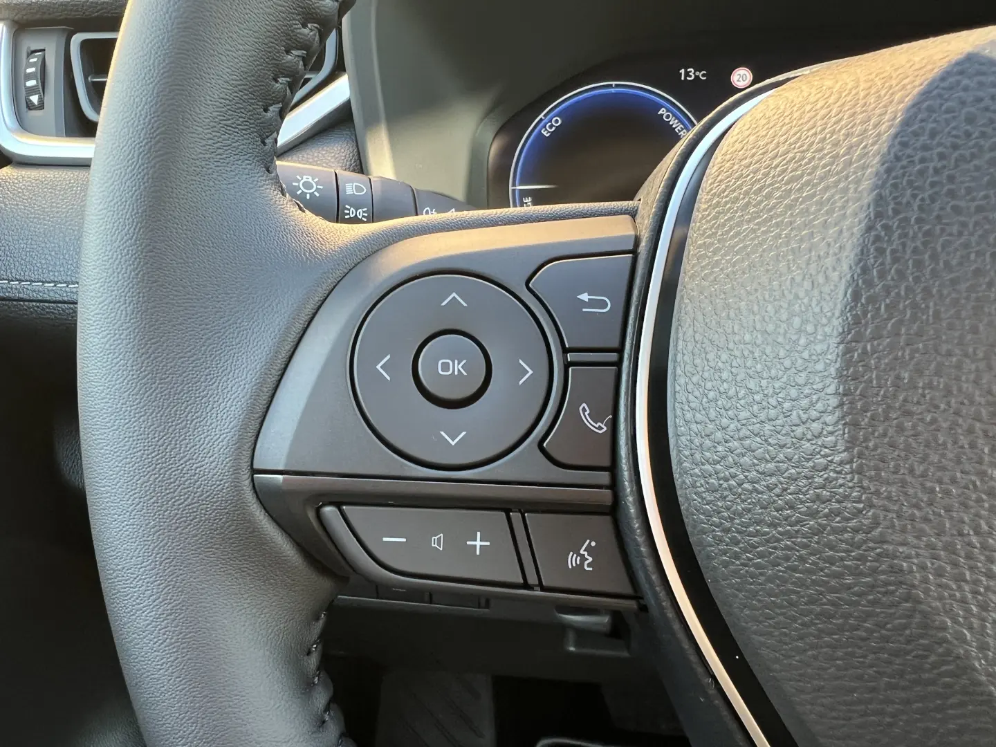 Toyota RAV4 Dynamic 2.5 Hybrid CVT  222 CP 4X4