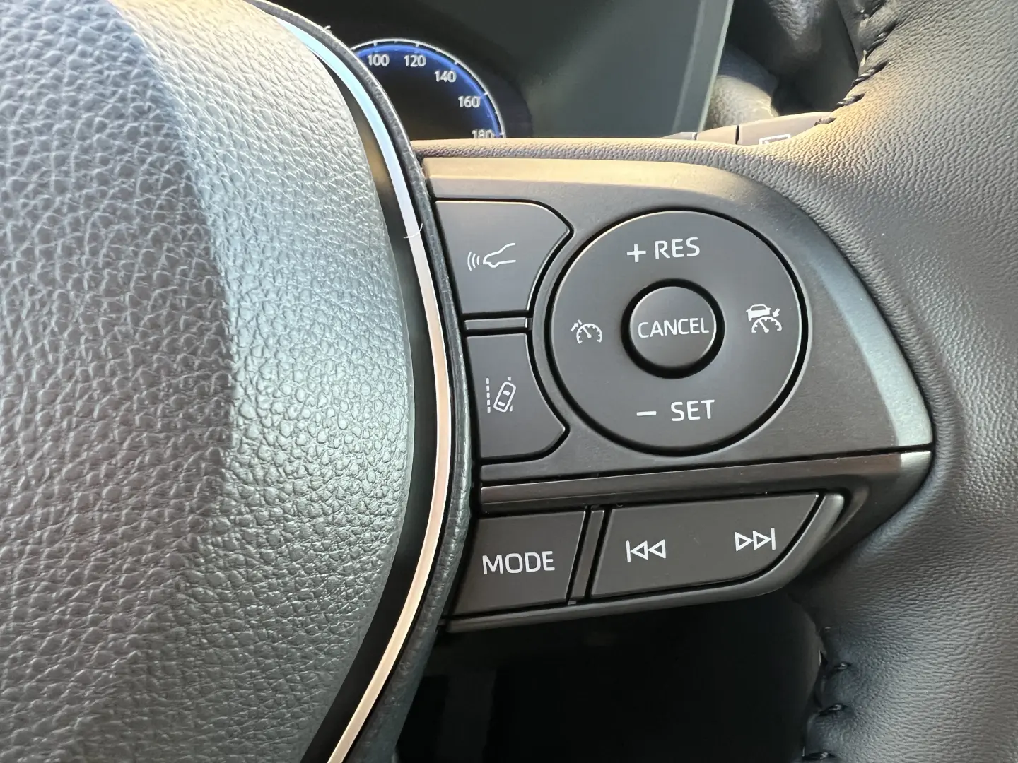 Toyota RAV4 Dynamic 2.5 Hybrid CVT  222 CP 4X4