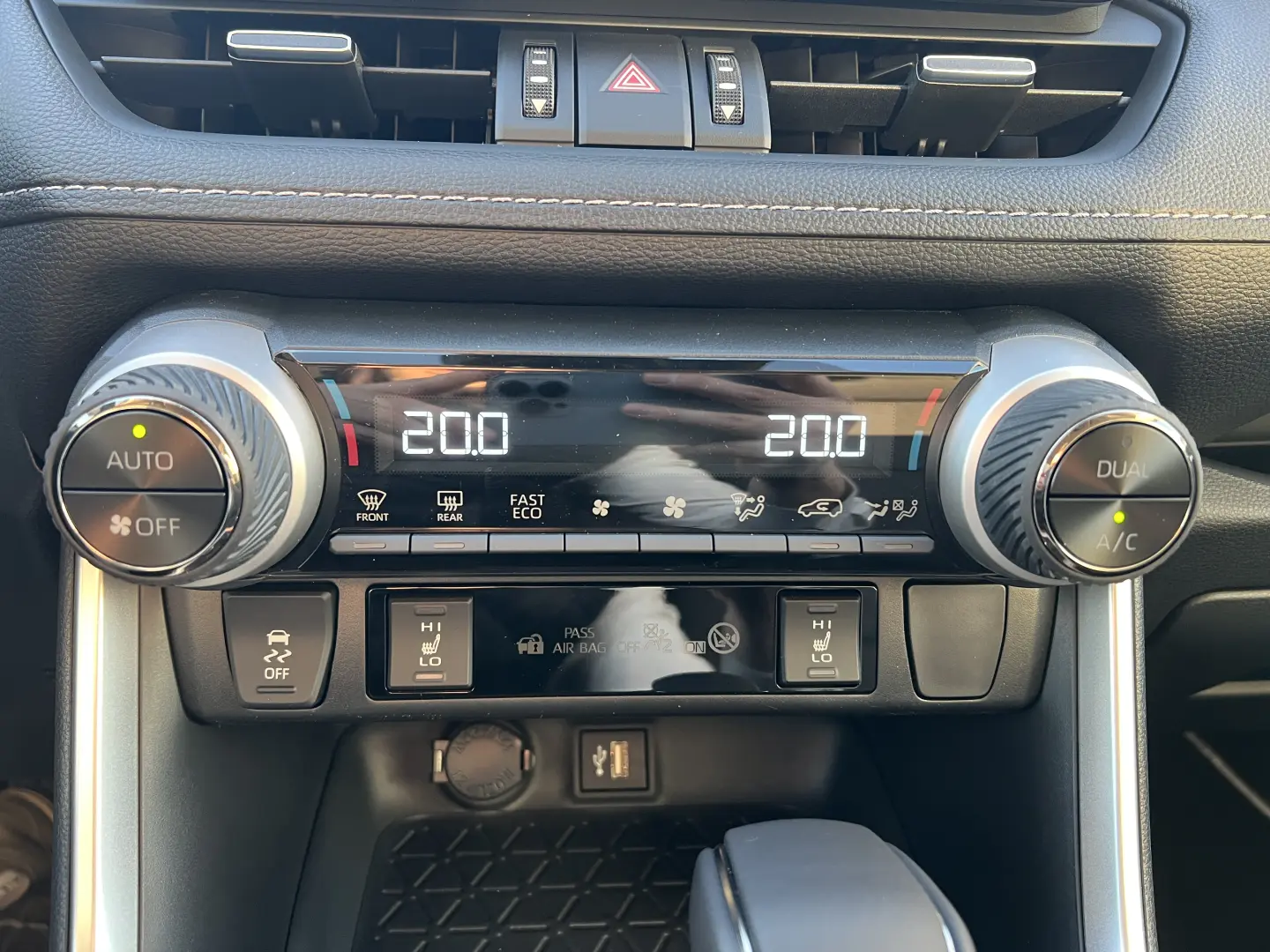 Toyota RAV4 Dynamic 2.5 Hybrid CVT  222 CP 4X4