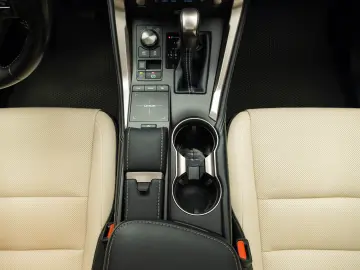 Lexus NX 300h AWD Luxury