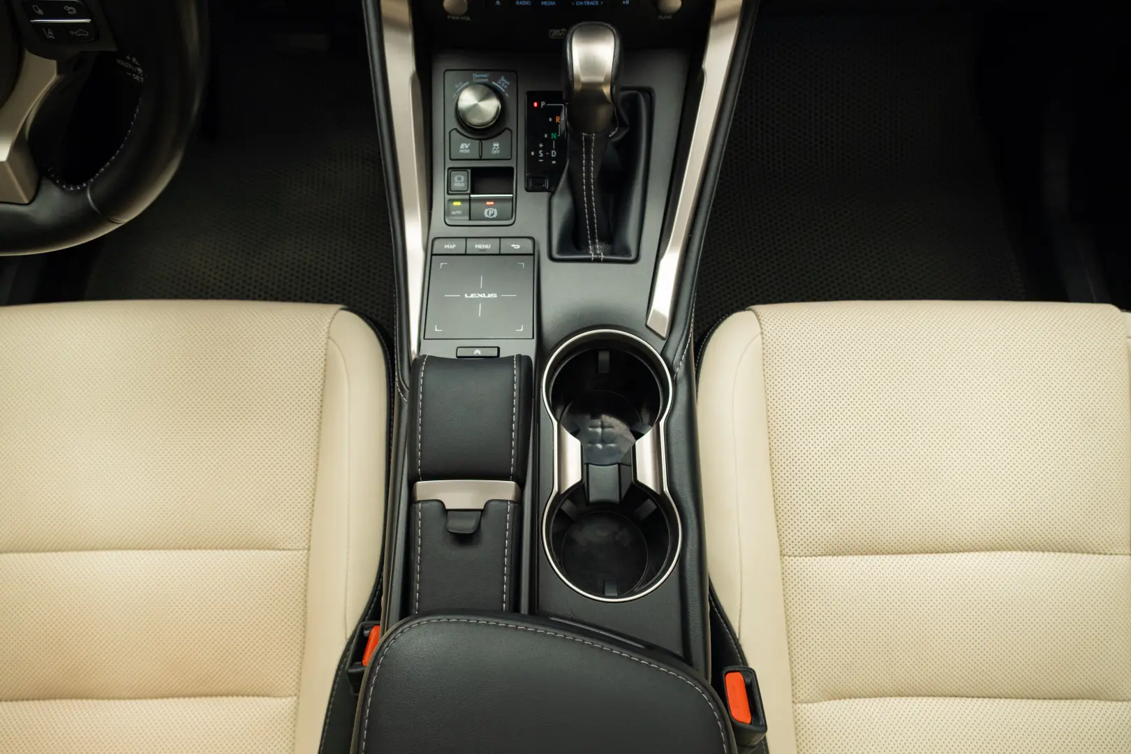 Lexus NX 300h AWD Luxury