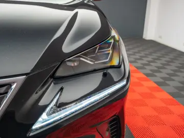 Lexus NX 300h AWD Luxury