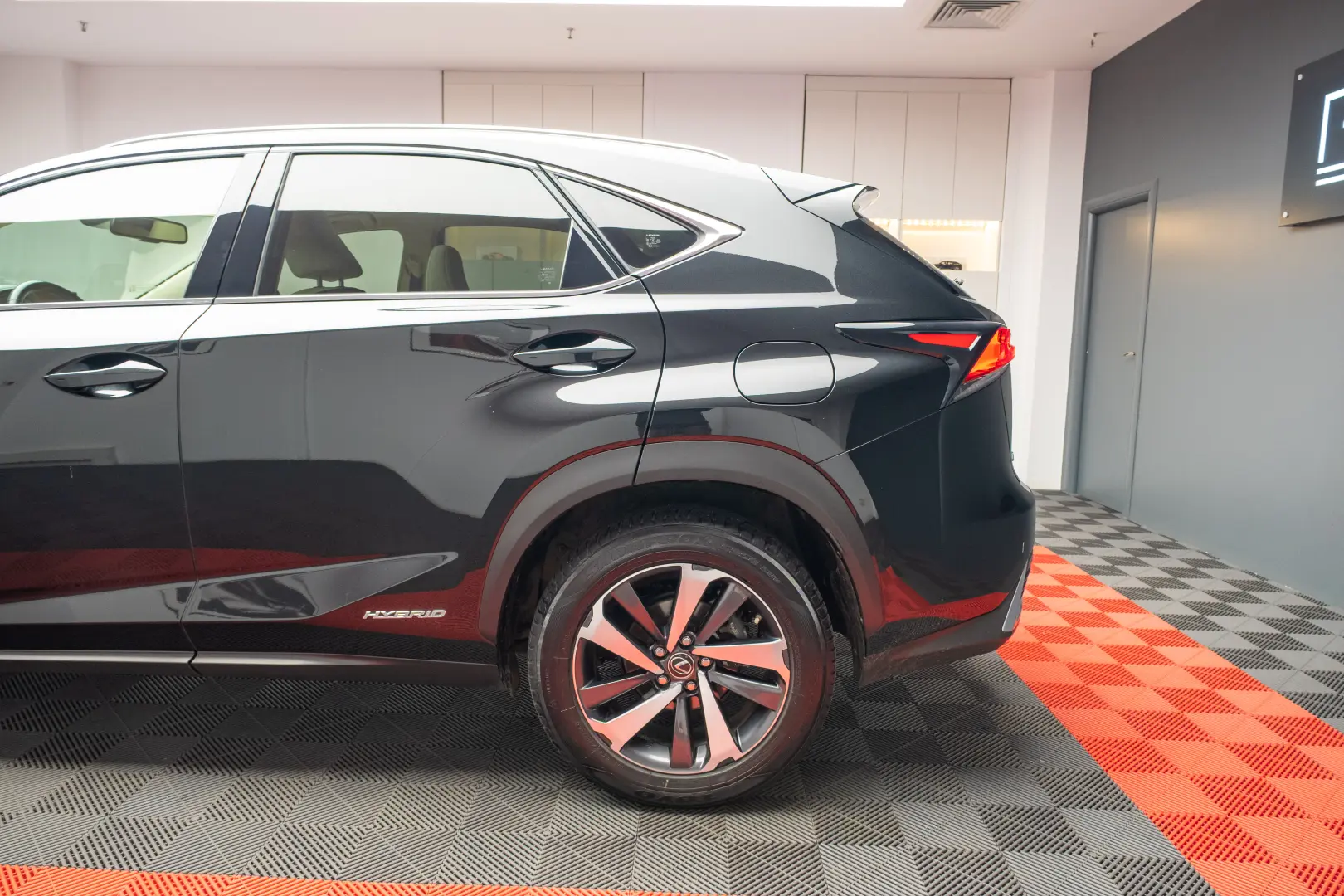 Lexus NX 300h AWD Luxury