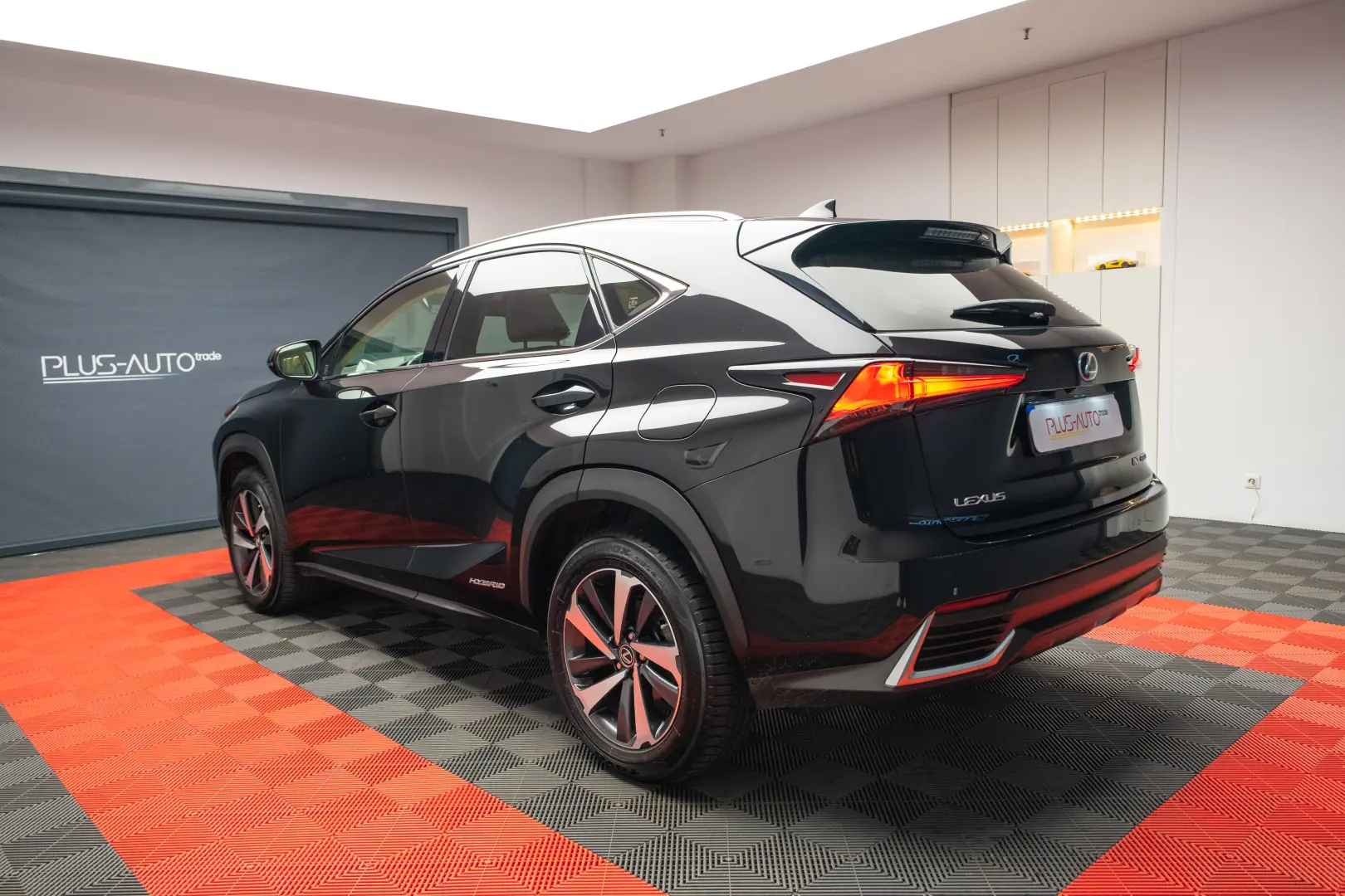Lexus NX 300h AWD Luxury
