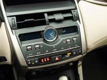 Lexus NX 300h AWD Luxury