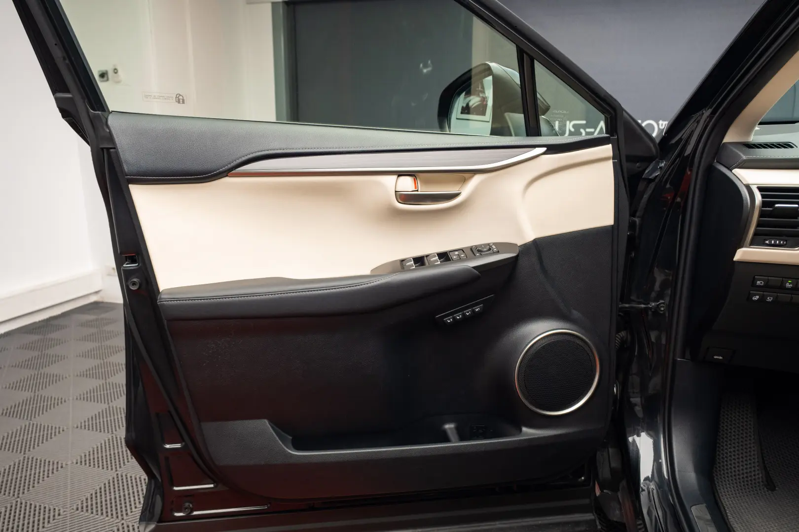 Lexus NX 300h AWD Luxury