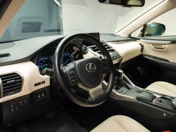 Lexus NX 300h AWD Luxury