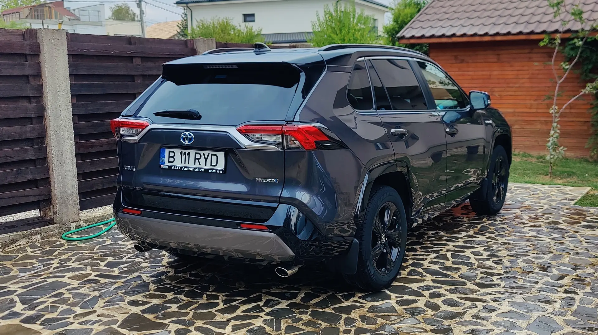 RAV4 - CAR VERTICAL perfect - Hybrid
