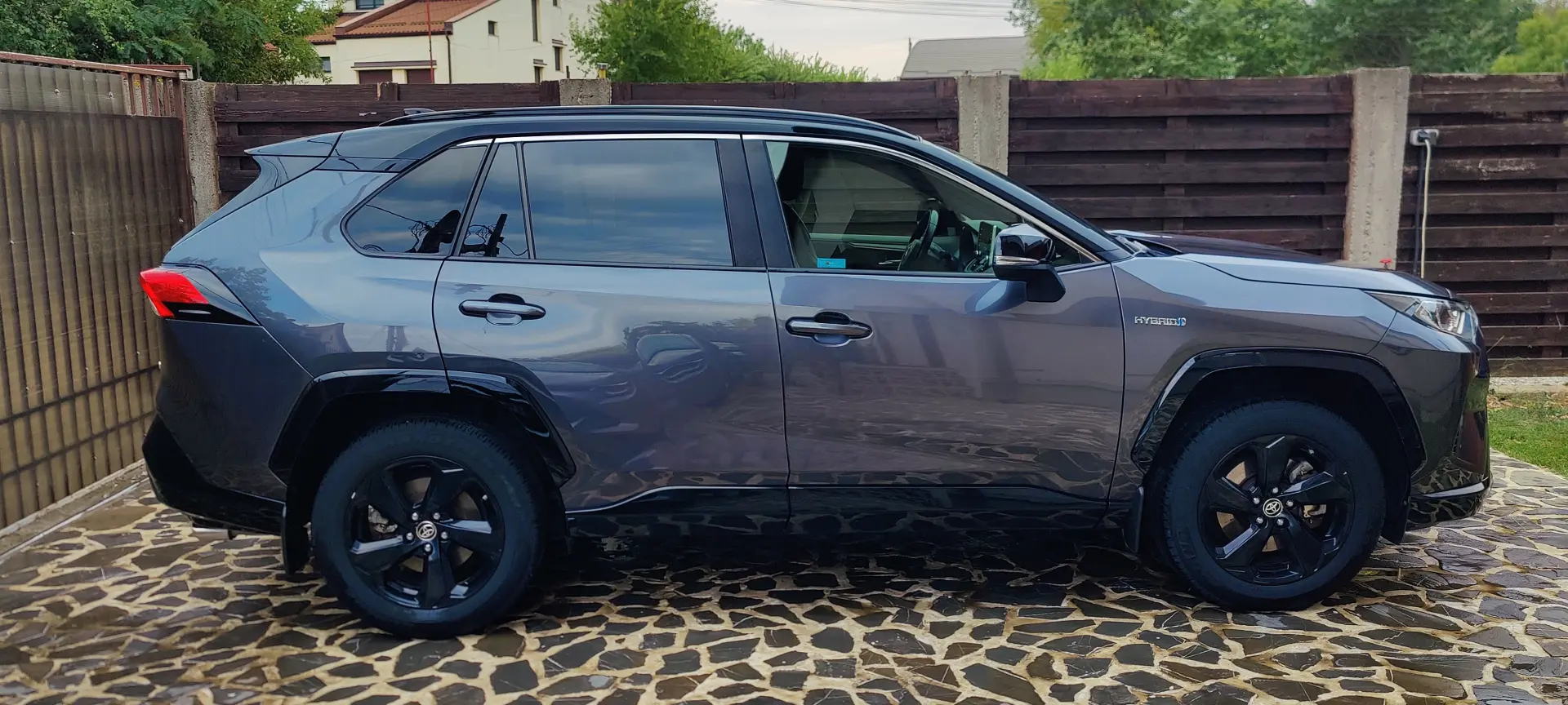 RAV4 - CAR VERTICAL perfect - Hybrid