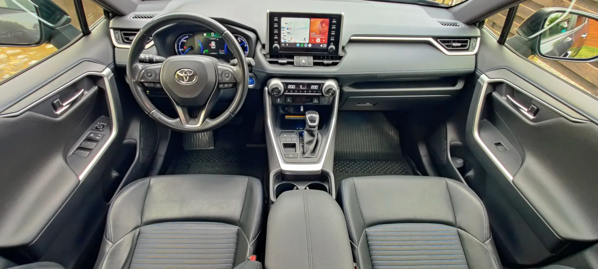 RAV4 - CAR VERTICAL perfect - Hybrid