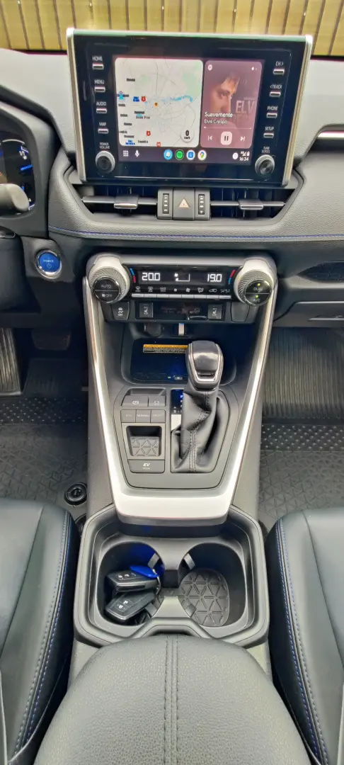 RAV4 - CAR VERTICAL perfect - Hybrid