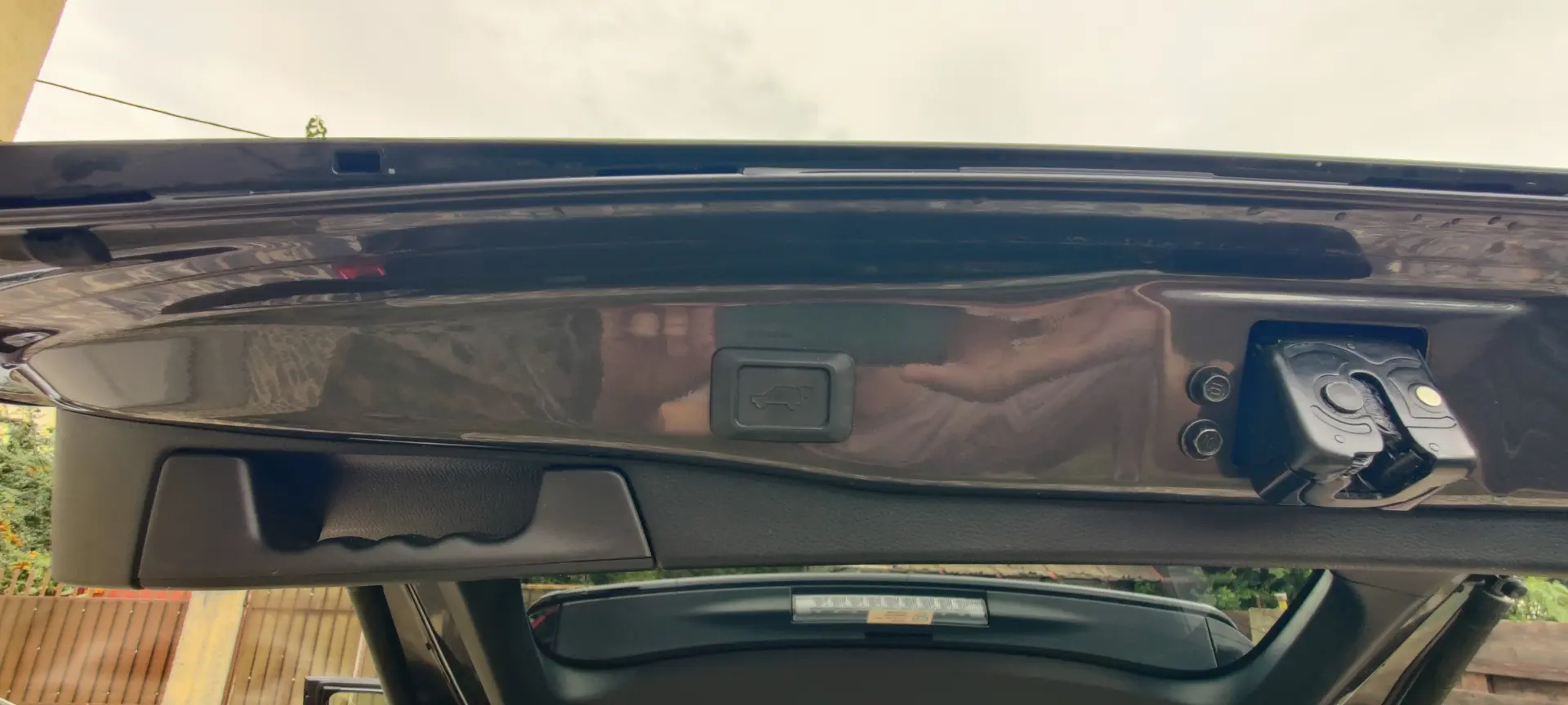 RAV4 - CAR VERTICAL perfect - Hybrid