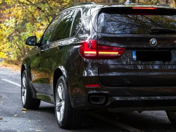 BMW X5 M50