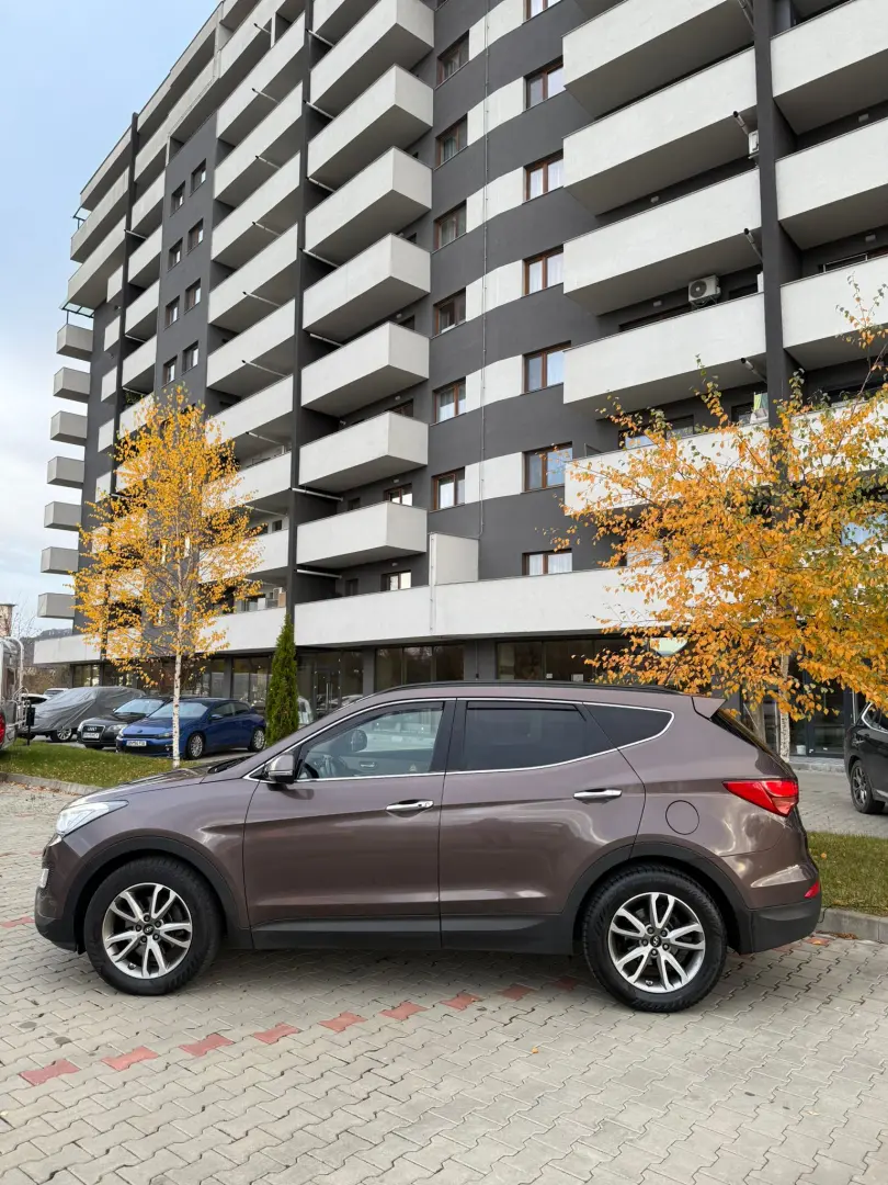 Hyundai Grand Santa Fe