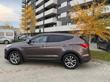 Hyundai Grand Santa Fe