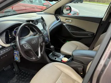 Hyundai Grand Santa Fe