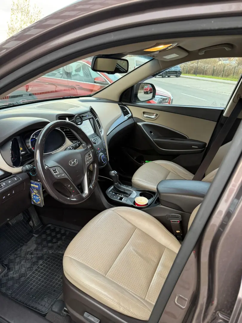 Hyundai Grand Santa Fe