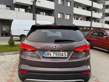 Hyundai Grand Santa Fe