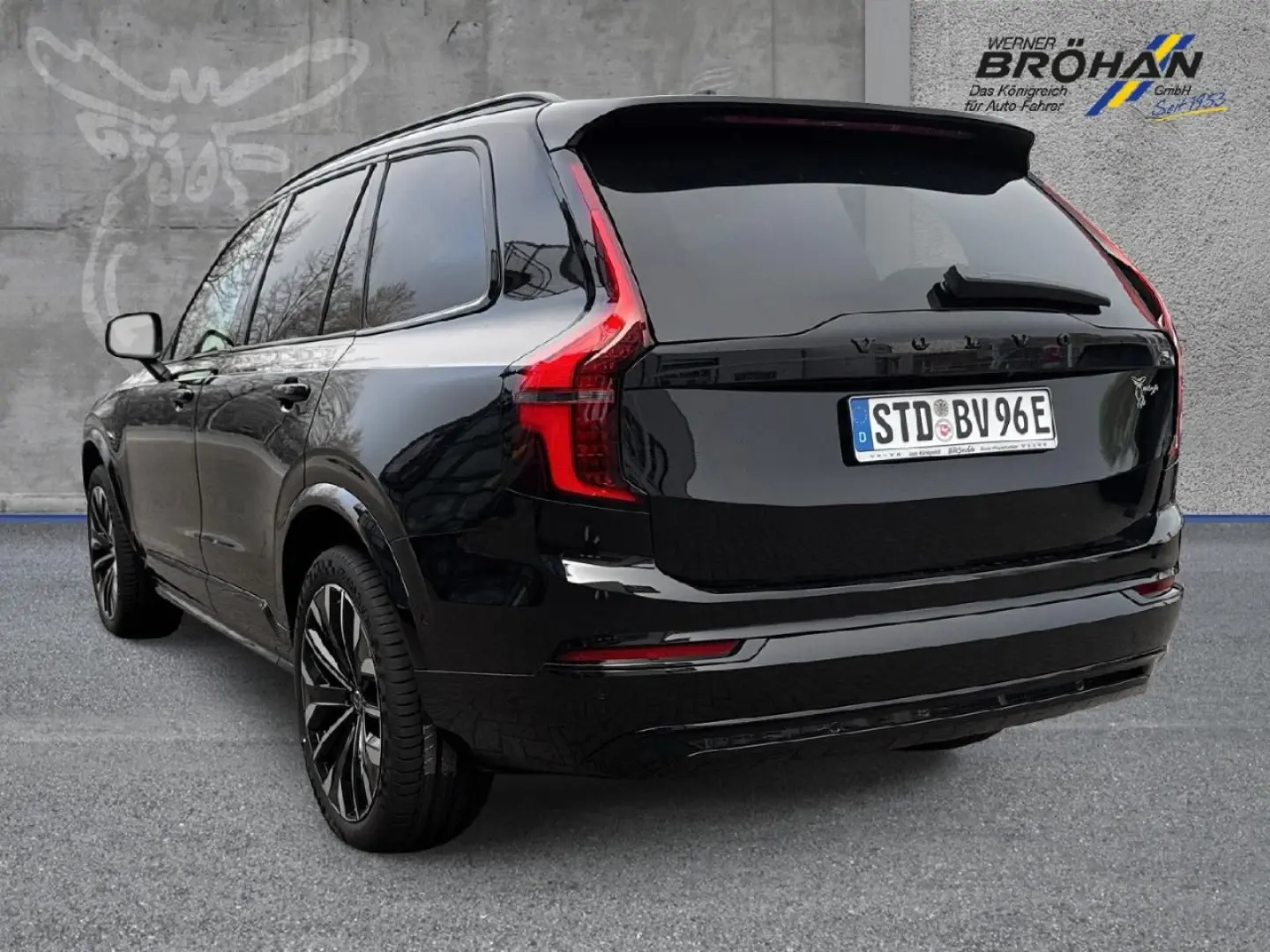 XC90 T8 AWD Ultra Dark Plug-In Hybrid
