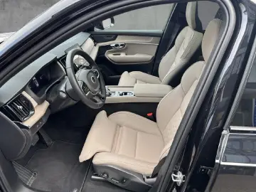 XC90 T8 AWD Ultra Dark Plug-In Hybrid